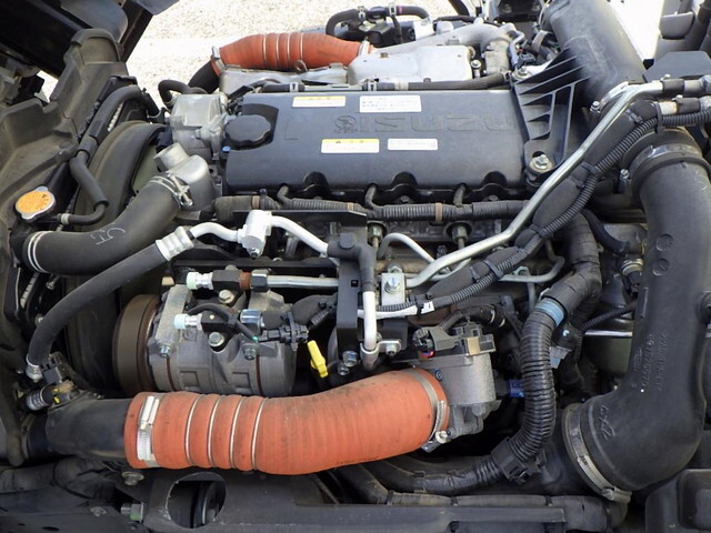 いすゞエルフ冷凍車（冷蔵車）小型（2t・3t）[写真30]