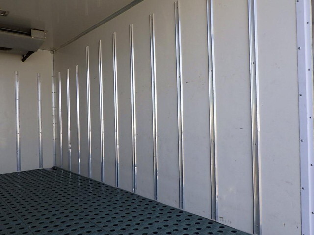 いすゞエルフ冷凍車（冷蔵車）小型（2t・3t）[写真08]