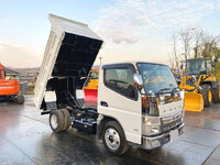 三菱ふそうキャンターダンプ小型（2t・3t）[写真01]