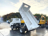 三菱ふそうキャンターダンプ小型（2t・3t）[写真02]
