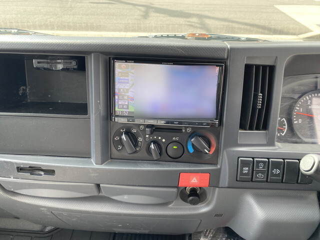 いすゞエルフ平ボディ小型（2t・3t）[写真10]