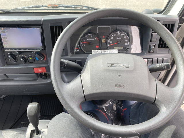 いすゞエルフ平ボディ小型（2t・3t）[写真09]