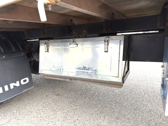 日野レンジャー平ボディ中型（4t）[写真13]