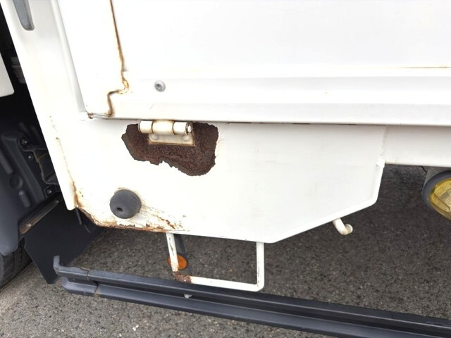 日野レンジャー平ボディ中型（4t）[写真16]