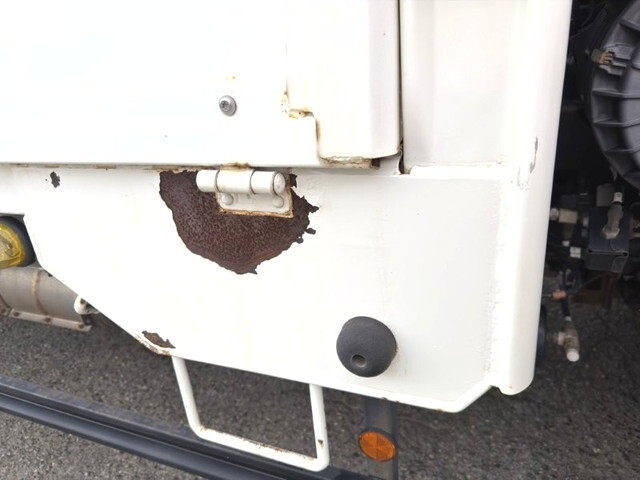 日野レンジャー平ボディ中型（4t）[写真17]