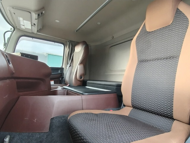 日野プロフィア冷凍車（冷蔵車）大型（10t）[写真24]