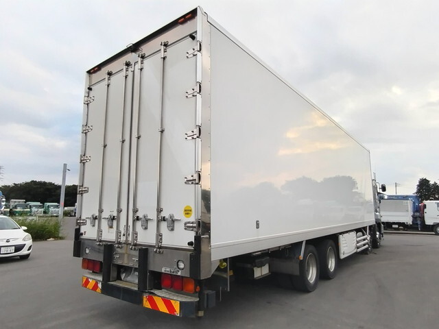 日野プロフィア冷凍車（冷蔵車）大型（10t）[写真04]