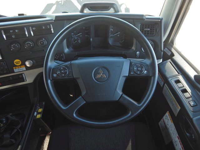 三菱ふそうスーパーグレートコンテナ専用車大型（10t）[写真19]