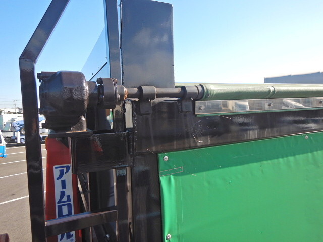 三菱ふそうスーパーグレートコンテナ専用車大型（10t）[写真31]