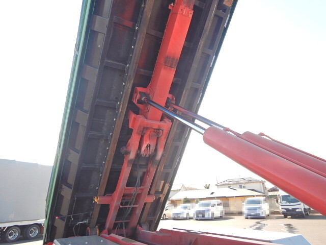 三菱ふそうスーパーグレートコンテナ専用車大型（10t）[写真35]