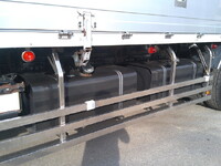 日野プロフィア冷蔵冷凍ウイング大型（10t）[写真13]