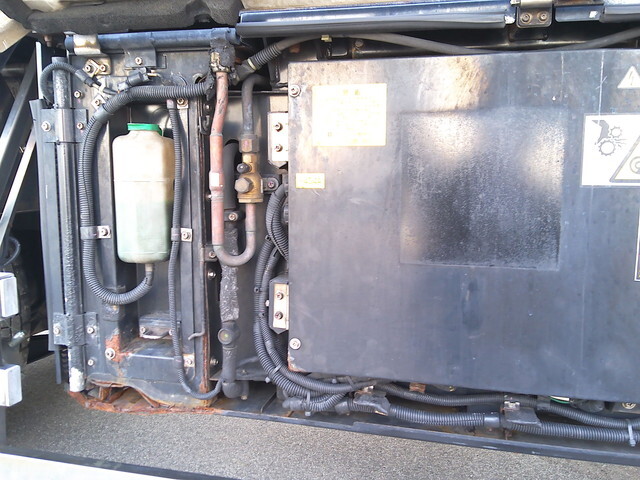 日野プロフィア冷蔵冷凍ウイング大型（10t）[写真16]