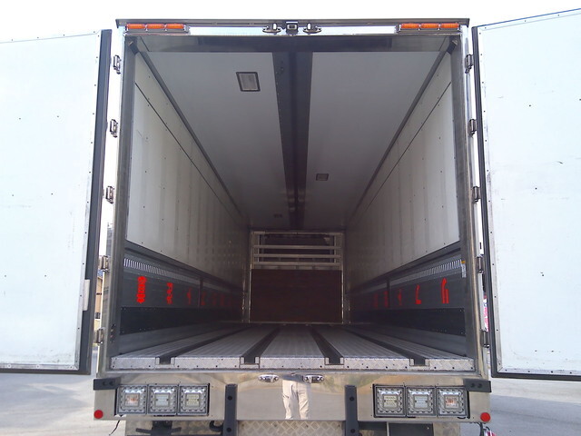日野プロフィア冷蔵冷凍ウイング大型（10t）[写真26]