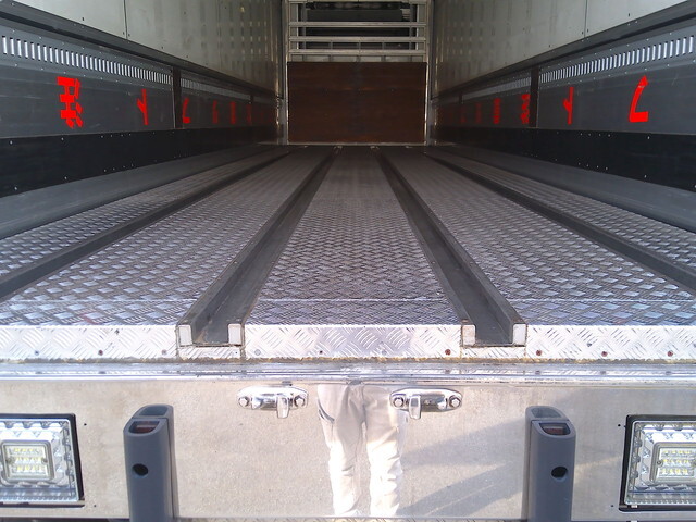 日野プロフィア冷蔵冷凍ウイング大型（10t）[写真27]