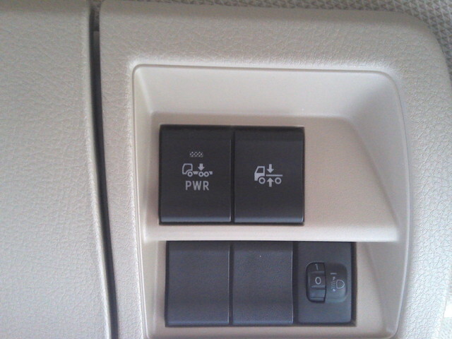 日野プロフィア冷蔵冷凍ウイング大型（10t）[写真38]