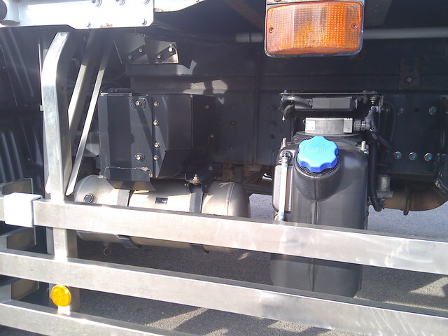 日野プロフィア冷蔵冷凍ウイング大型（10t）[写真09]