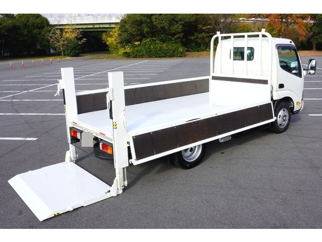 トヨタダイナ平ボディ小型（2t・3t）[写真03]