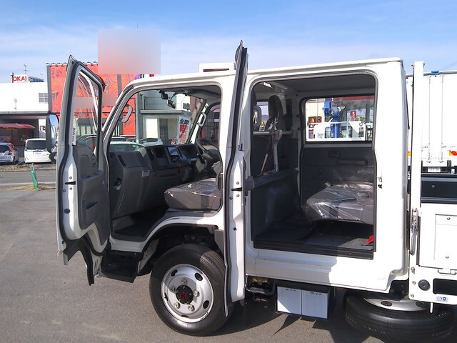 いすゞエルフダブルキャブ（Wキャブ）小型（2t・3t）[写真18]