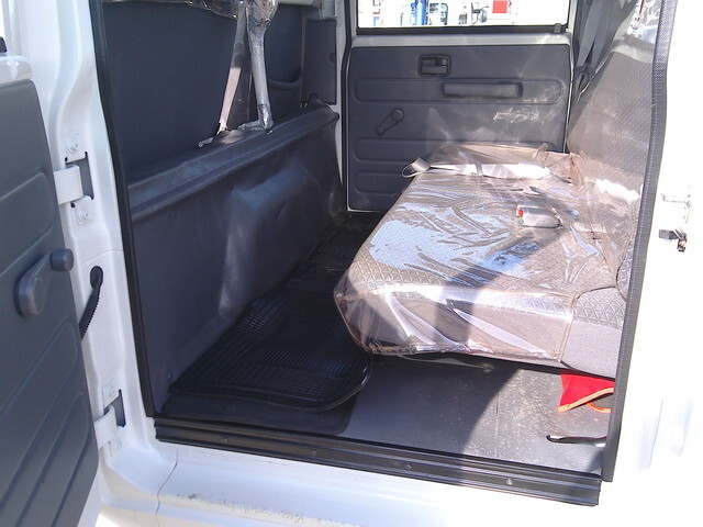 いすゞエルフダブルキャブ（Wキャブ）小型（2t・3t）[写真19]