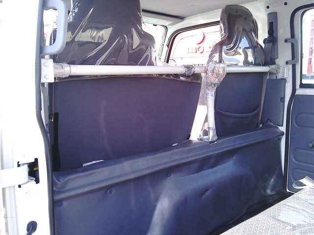 いすゞエルフダブルキャブ（Wキャブ）小型（2t・3t）[写真21]