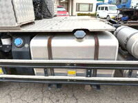 UDトラックスクオントレーラーヘッド（トラクターヘッド）大型（10t）[写真12]