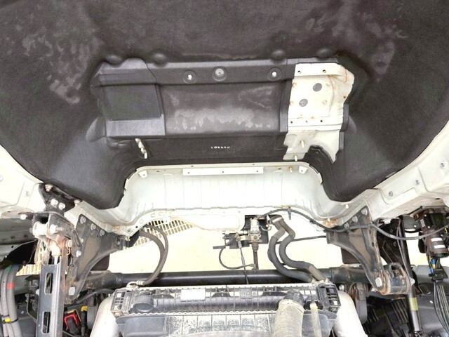 UDトラックスクオントレーラーヘッド（トラクターヘッド）大型（10t）[写真17]