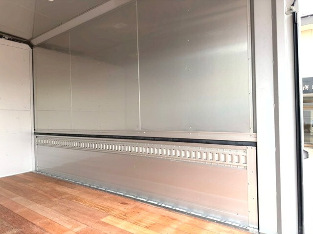 いすゞエルフアルミウイング小型（2t・3t）[写真11]