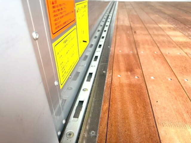 いすゞエルフアルミウイング小型（2t・3t）[写真12]