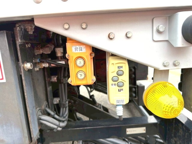 いすゞエルフアルミウイング小型（2t・3t）[写真13]