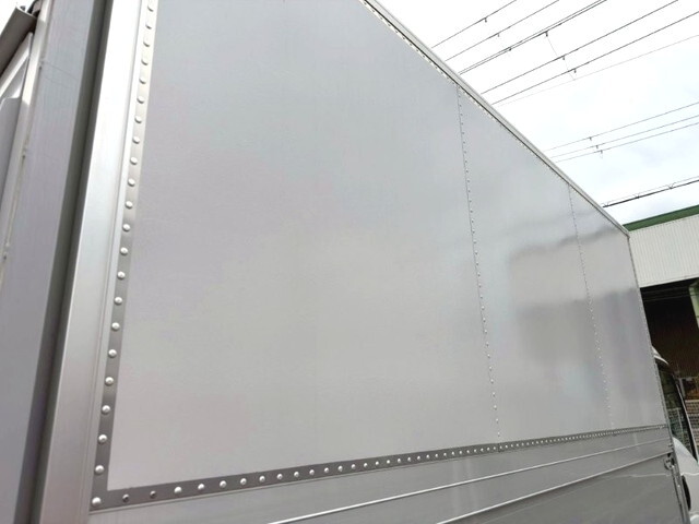 いすゞエルフアルミウイング小型（2t・3t）[写真19]