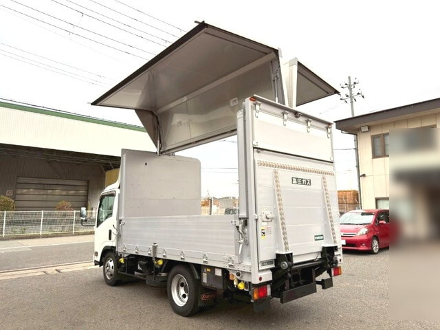 いすゞエルフアルミウイング小型（2t・3t）[写真02]