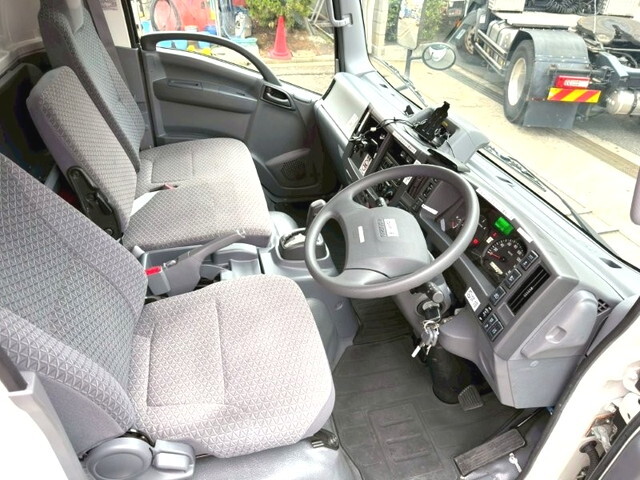 いすゞエルフアルミウイング小型（2t・3t）[写真26]