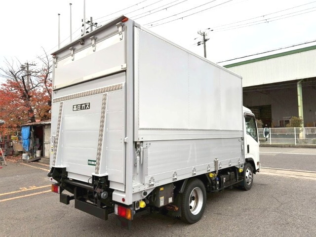 いすゞエルフアルミウイング小型（2t・3t）[写真04]