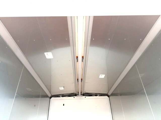 いすゞエルフアルミウイング小型（2t・3t）[写真09]