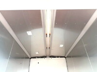 いすゞエルフアルミウイング小型（2t・3t）[写真10]