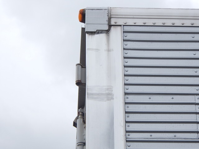 三菱ふそうファイターアルミウイング中型（4t）[写真20]