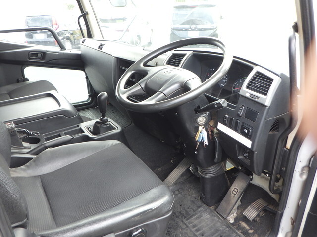 三菱ふそうファイターアルミウイング中型（4t）[写真27]