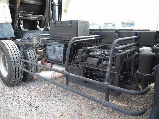 いすゞフォワードダンプ中型（4t）[写真12]