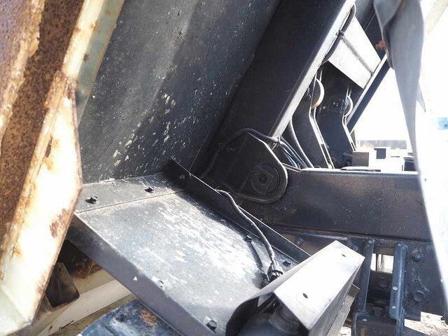 いすゞフォワードダンプ中型（4t）[写真19]