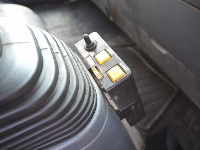 いすゞフォワードダンプ中型（4t）[写真33]