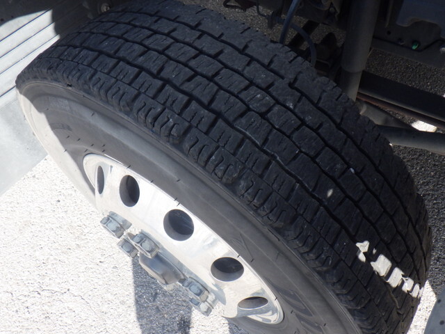 いすゞフォワードアルミウイング中型（4t）[写真11]