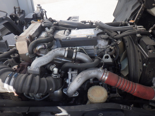 いすゞフォワードアルミウイング中型（4t）[写真13]