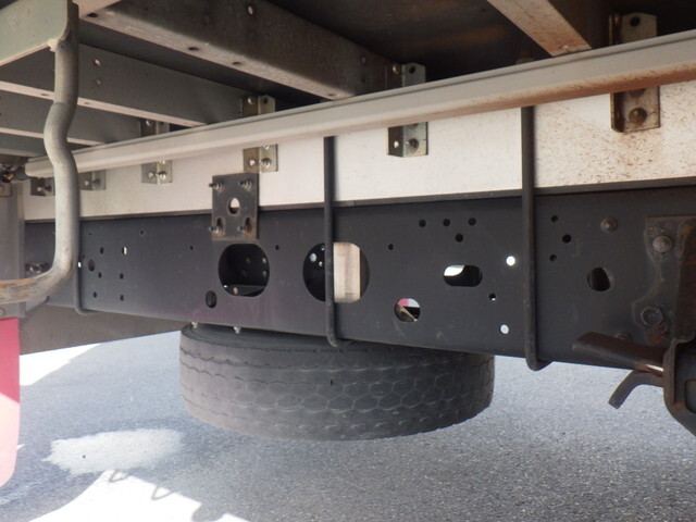 いすゞフォワードアルミウイング中型（4t）[写真15]