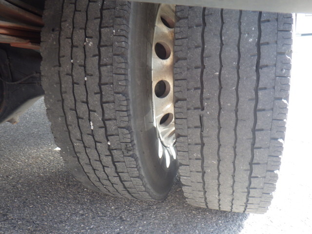 いすゞフォワードアルミウイング中型（4t）[写真16]