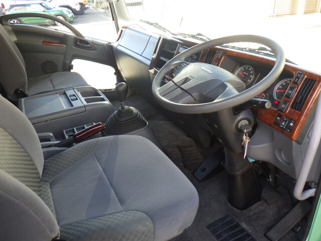 いすゞフォワードアルミウイング中型（4t）[写真27]