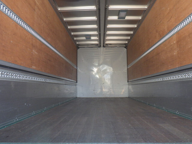 いすゞフォワードアルミウイング中型（4t）[写真09]