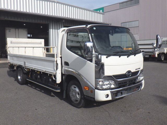 日野デュトロ平ボディ小型（2t・3t）[写真01]