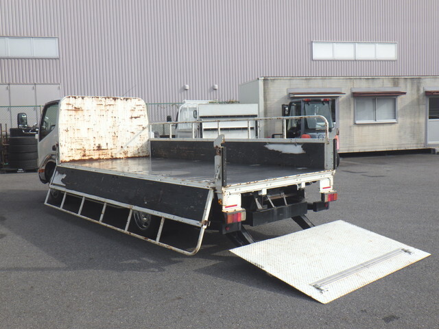 日野デュトロ平ボディ小型（2t・3t）[写真11]