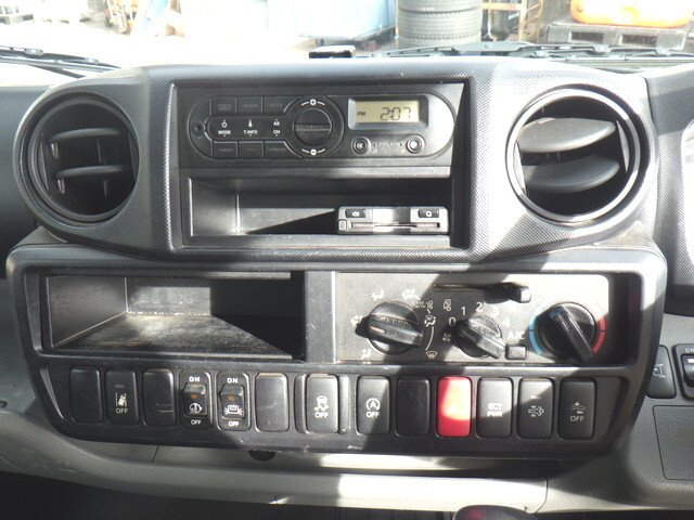 日野デュトロ平ボディ小型（2t・3t）[写真19]