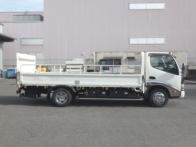 日野デュトロ平ボディ小型（2t・3t）[写真06]